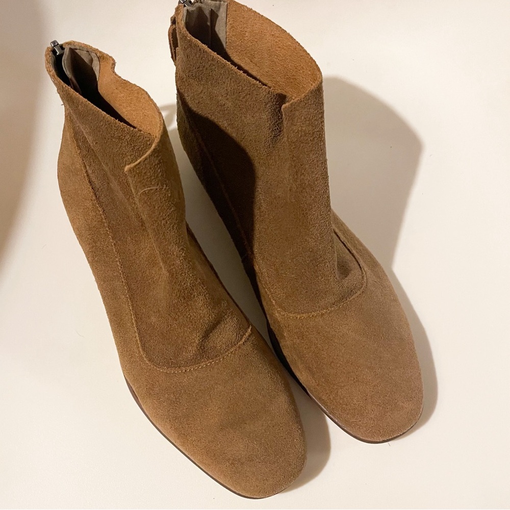 NWT Clarks Pure Craft Leather Booties